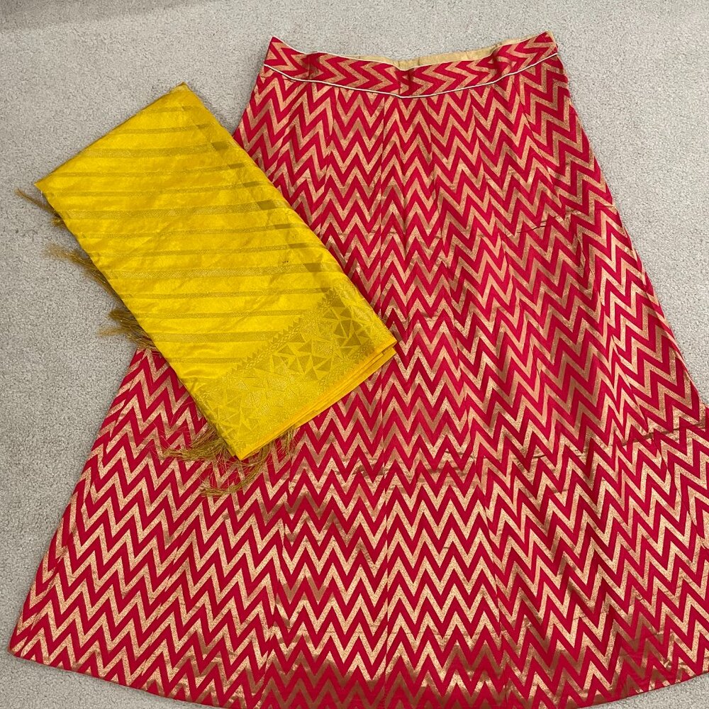 [NEW] Indian Pakistani Lehenga Choli Ethnic Skirt Boho Red and Gold XL